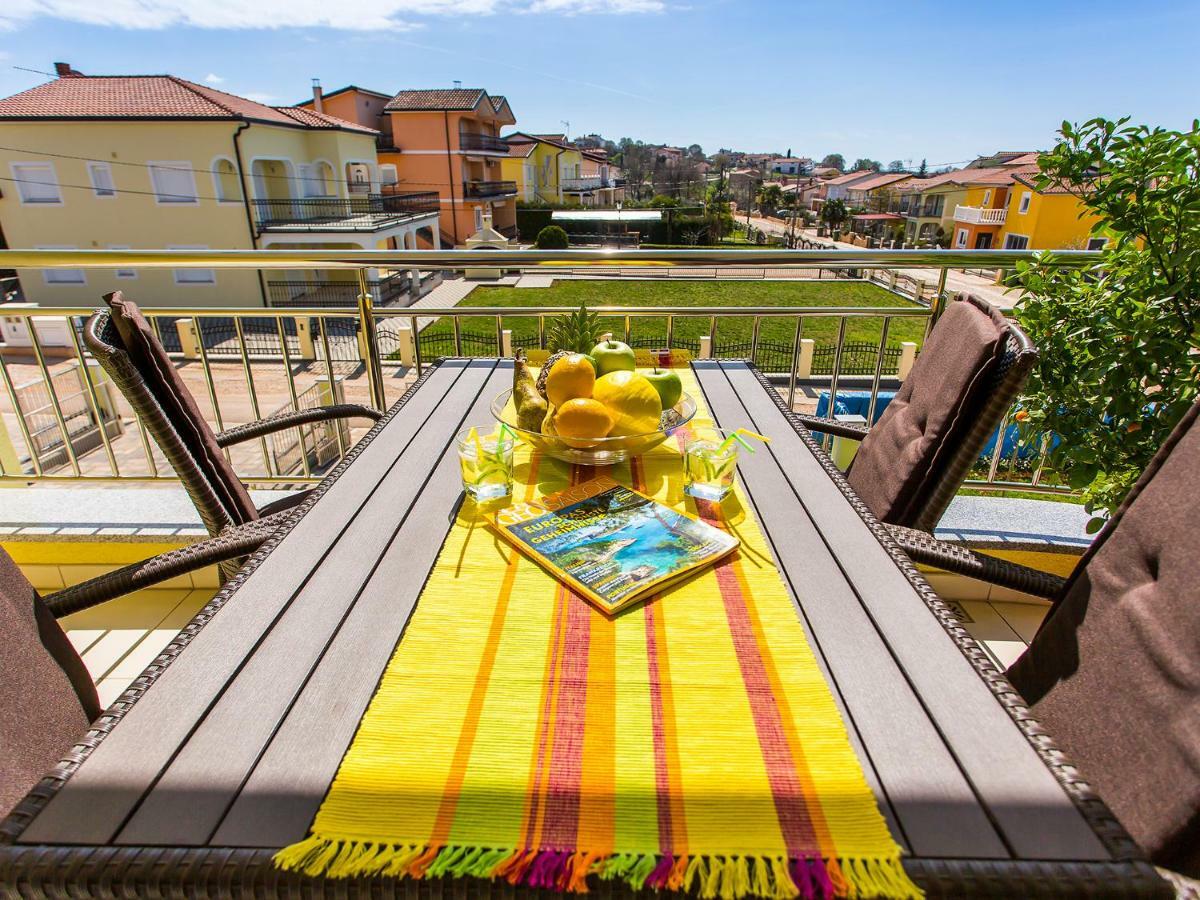 Apartment Maestral Poreč Buitenkant foto